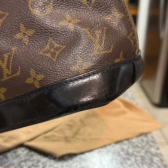 Louis Vuitton Alma Brown and Gold Monogram Tote dyed and sealed black - Picture 5 of 12